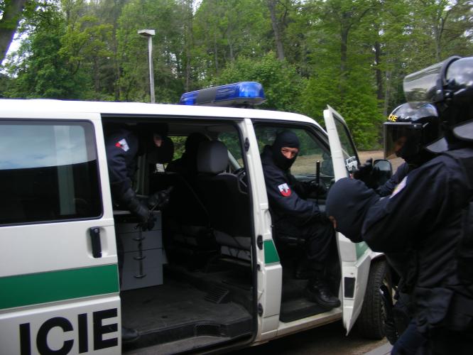 Výcvik pořádkové jednotky sekce ÚO J.Hradec .jpg