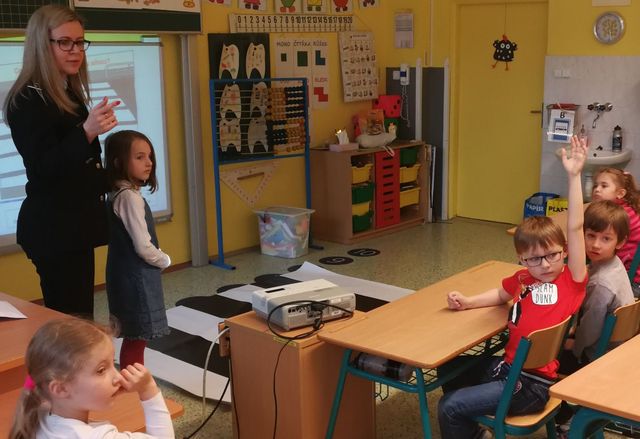 Ve třídě 4.jpg