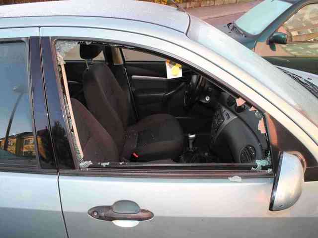 Vloupání do automobilu Ford Focus