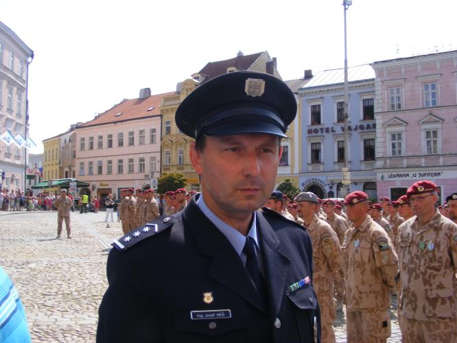 Vojáci převzali ocenění i medaile.JPG