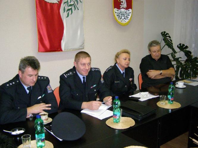 Policisté byli na otázky občanů připraveni