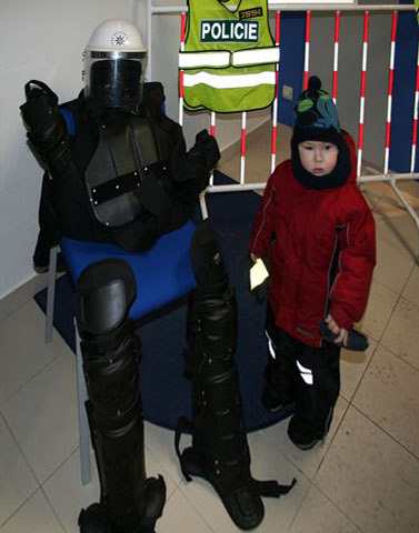 Výstroj pořádkové jednotky.jpg