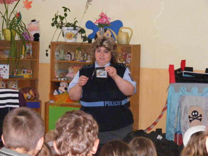 ZŠ Kačice  - ukázka služebního průkazu
