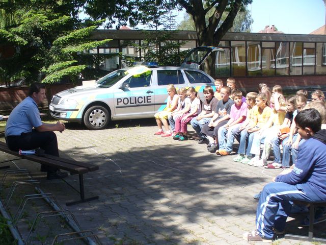 ZS SNP JIH branny den 02