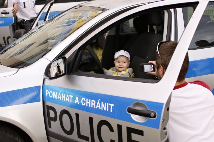 Za volant policejního auta usedli i ti nejmenší