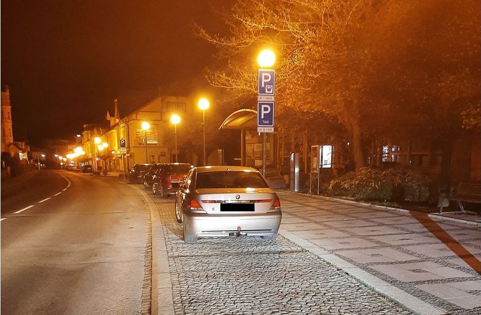 Zaparkované BMW.jpg