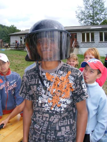 Zkoušení přilby.jpg