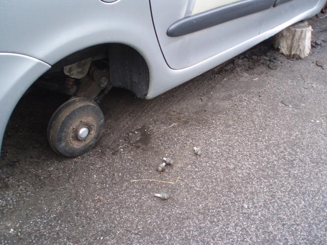 auto bez kol