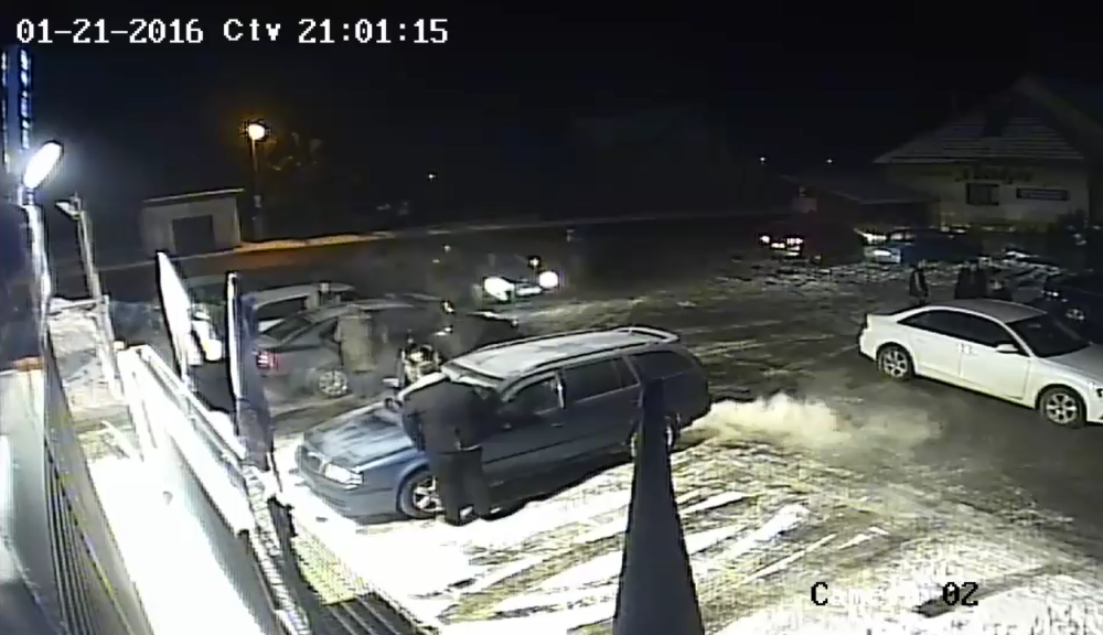 bílé vozidlo audi Olbramovice (vpravo)