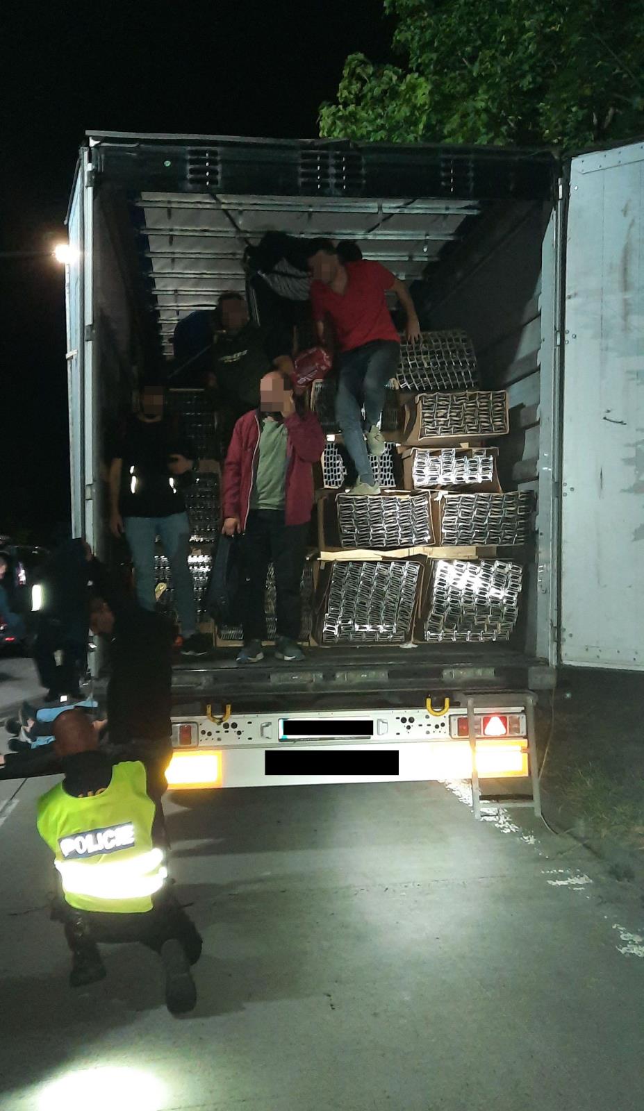 cizinec převážel nelegální migranty