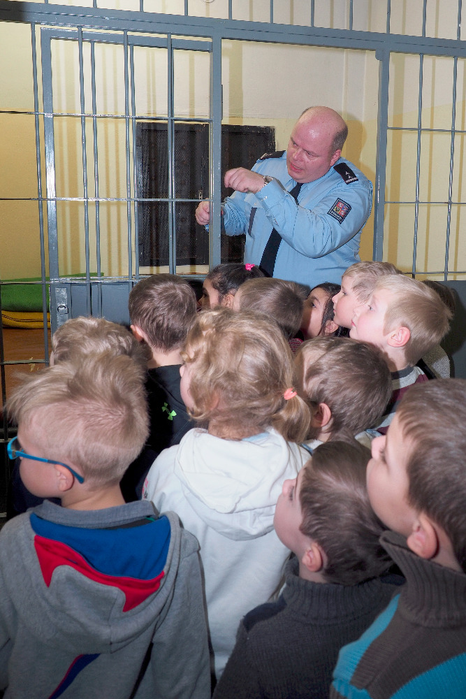 čtení Policejních pohádek