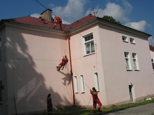 cvičení požár na ZŠ