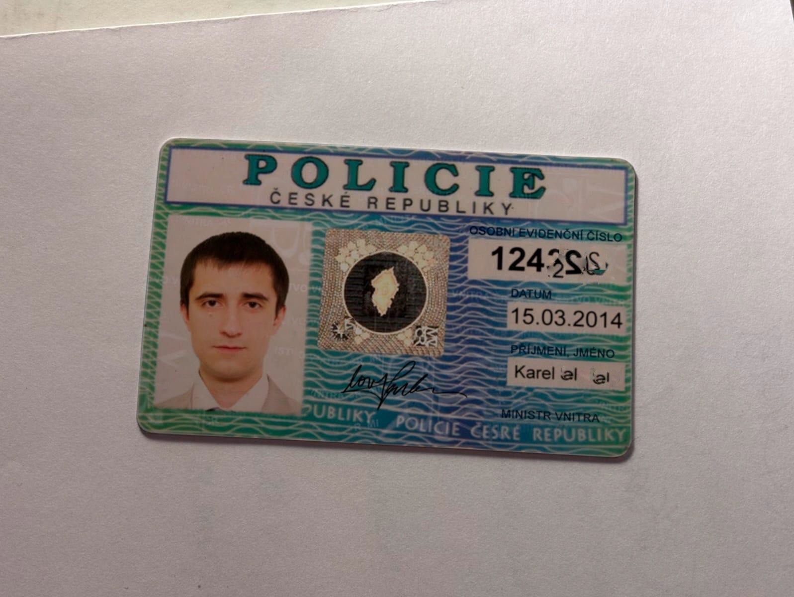 falešný průkaz.jpg