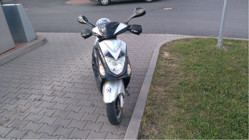 foto odcizeného skútru