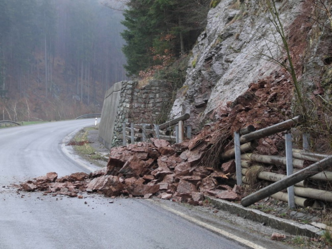 sesuv skály u Kounova