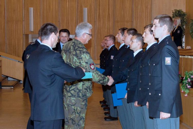 gratulace a předávání 3.jpg