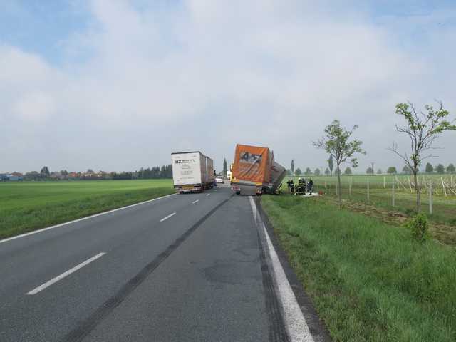 havárie nákladního vozidla