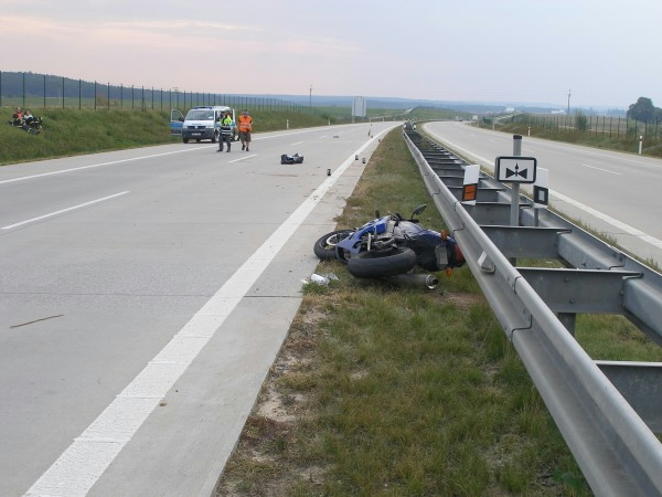 havarovaná motorka - celkový pohled
