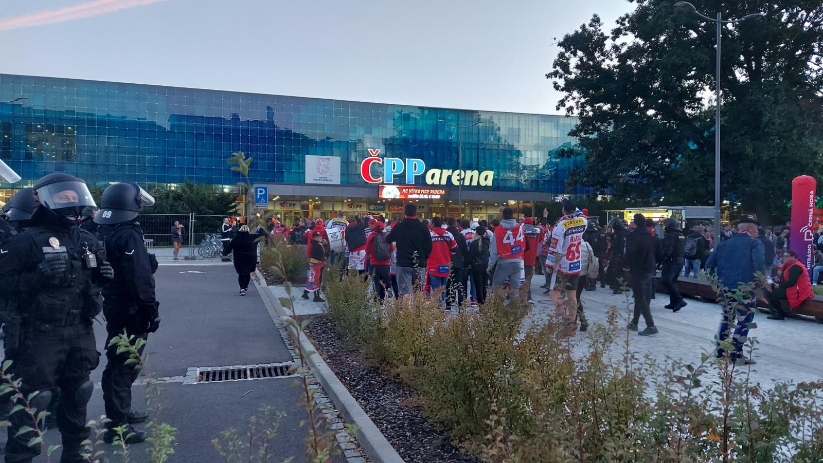 hokejové derby.jpg