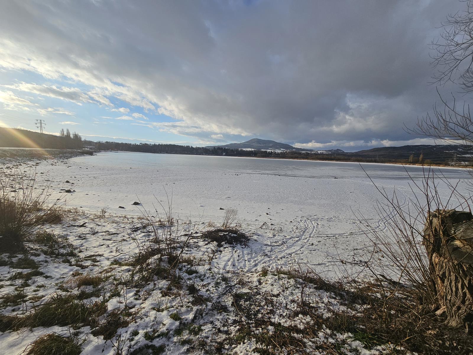 jezero Chmelař