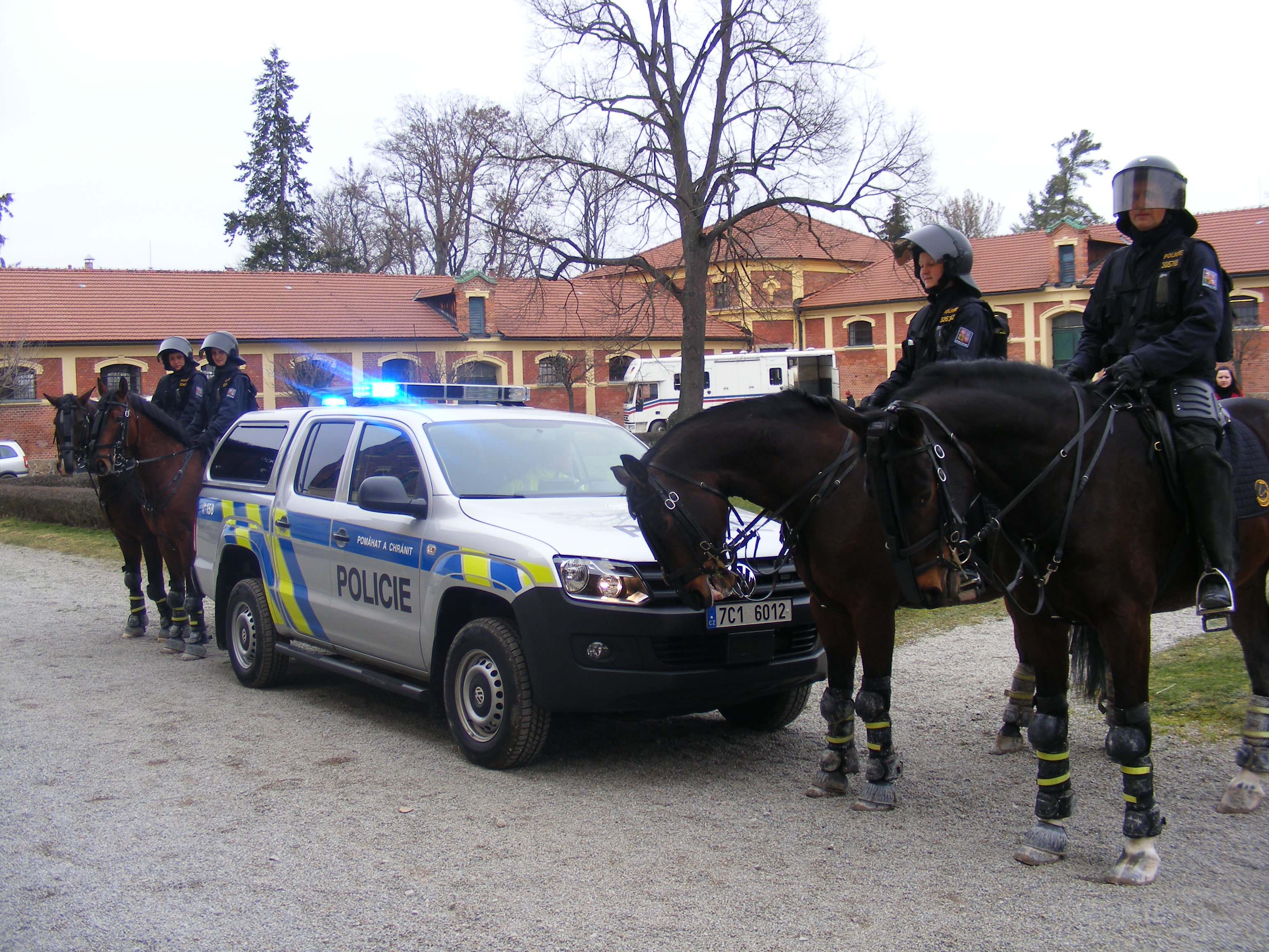 jízdní policie v Písku