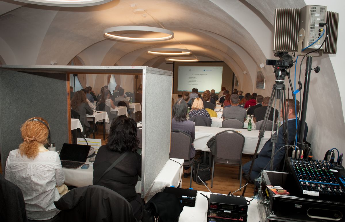 konference 04