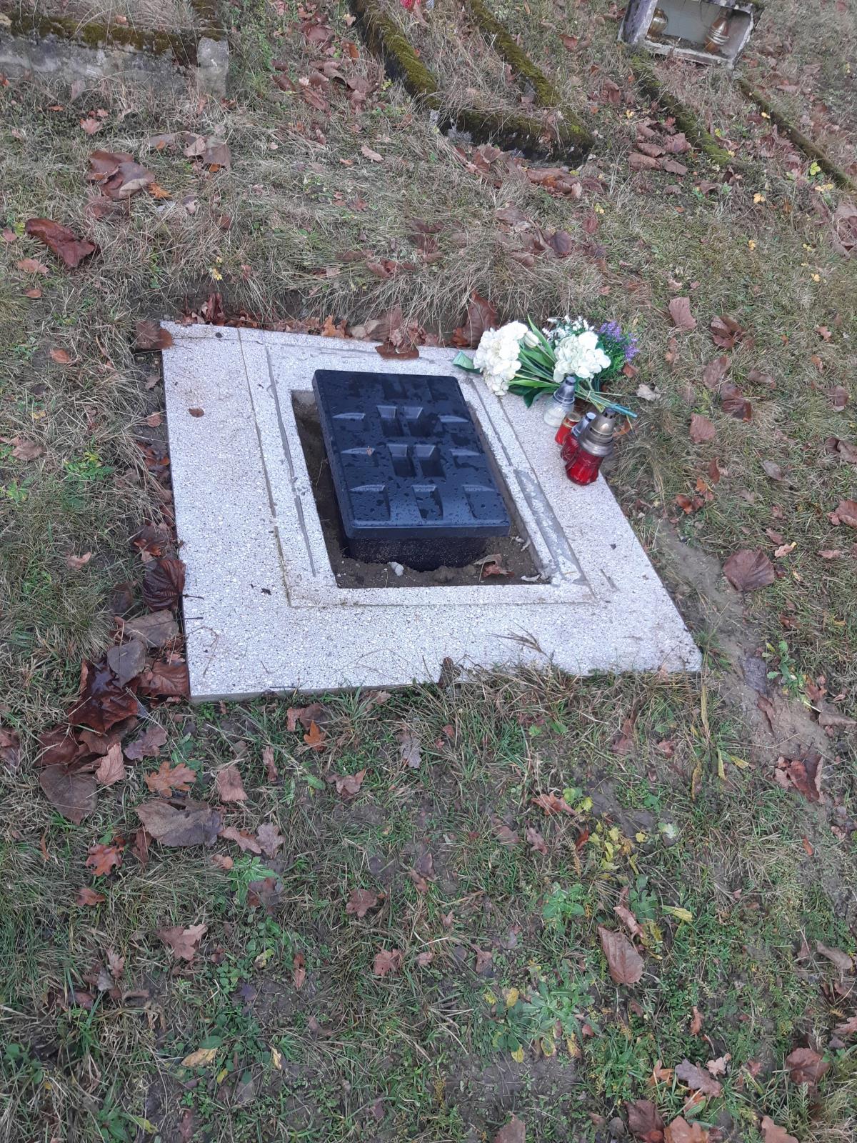 krádež na hřbitově