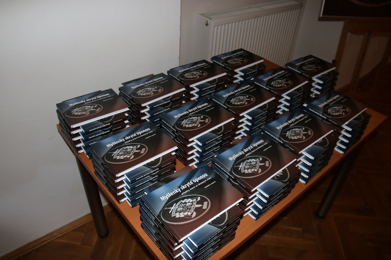 křest knihy (1).JPG