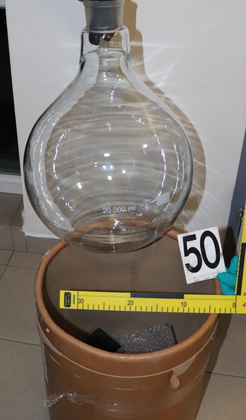 laboratorní vybavení.jpg