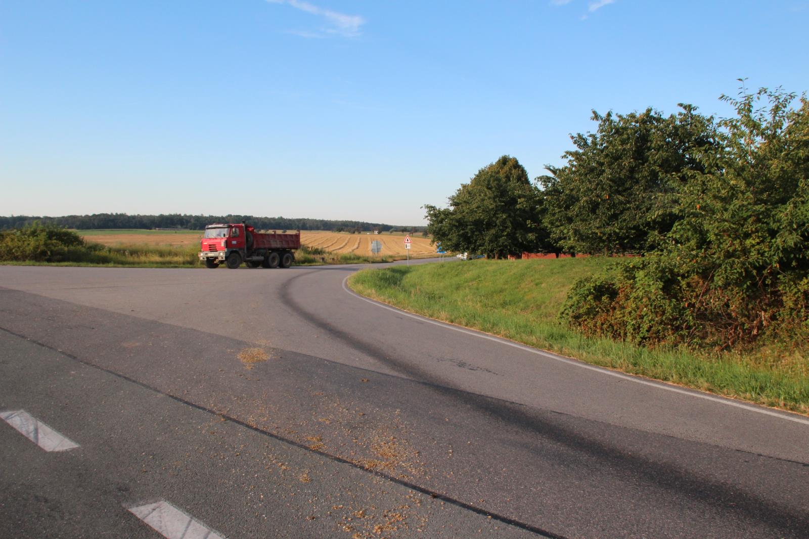místo kolize motorkáře