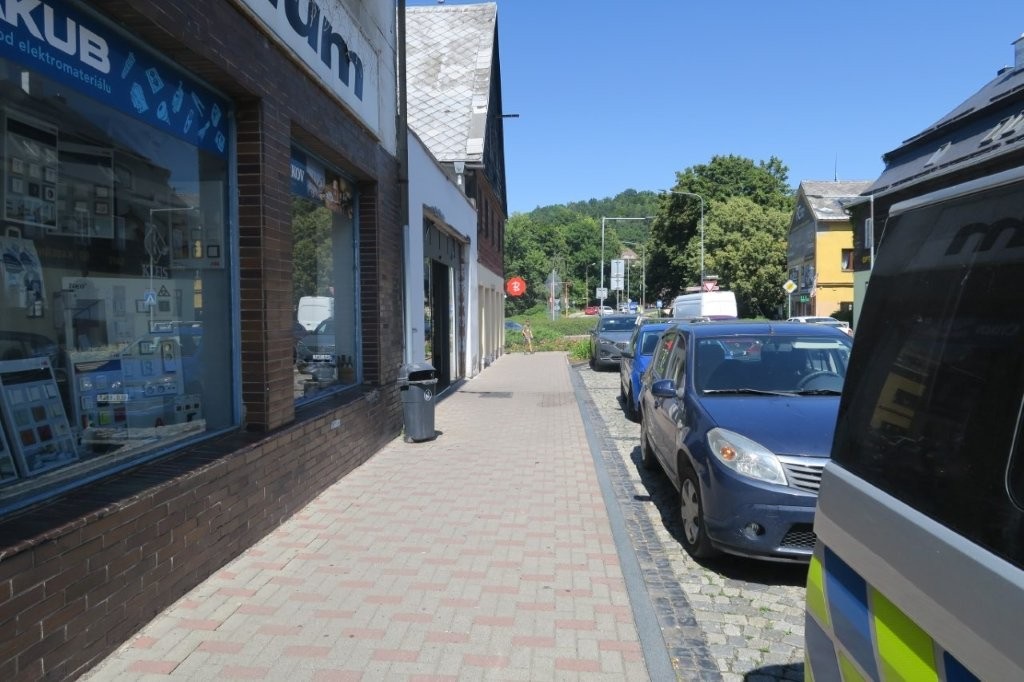 místo nehodové události Liberecká ulice v Novém Boru