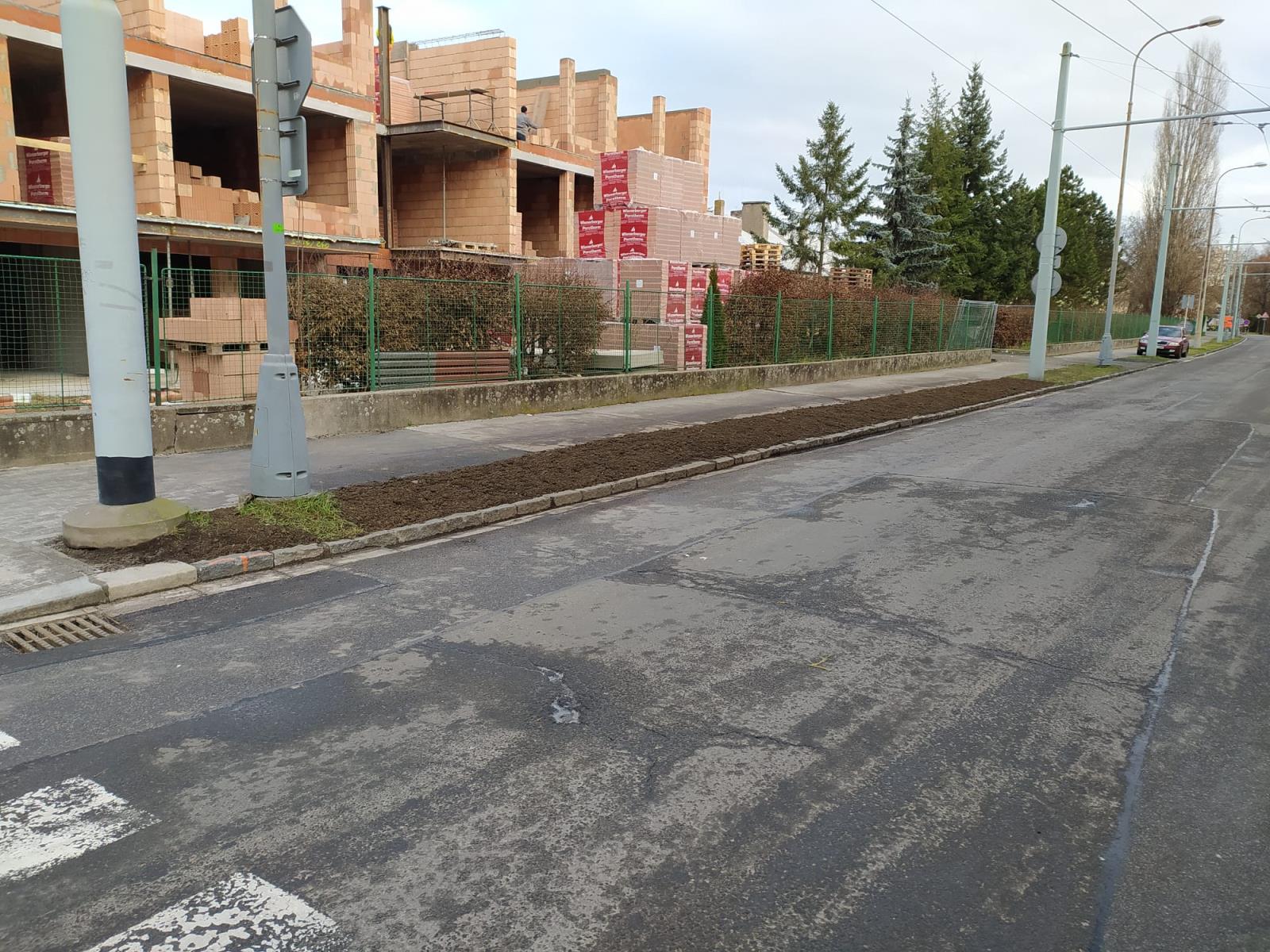místo provizorní autobusové zastávky