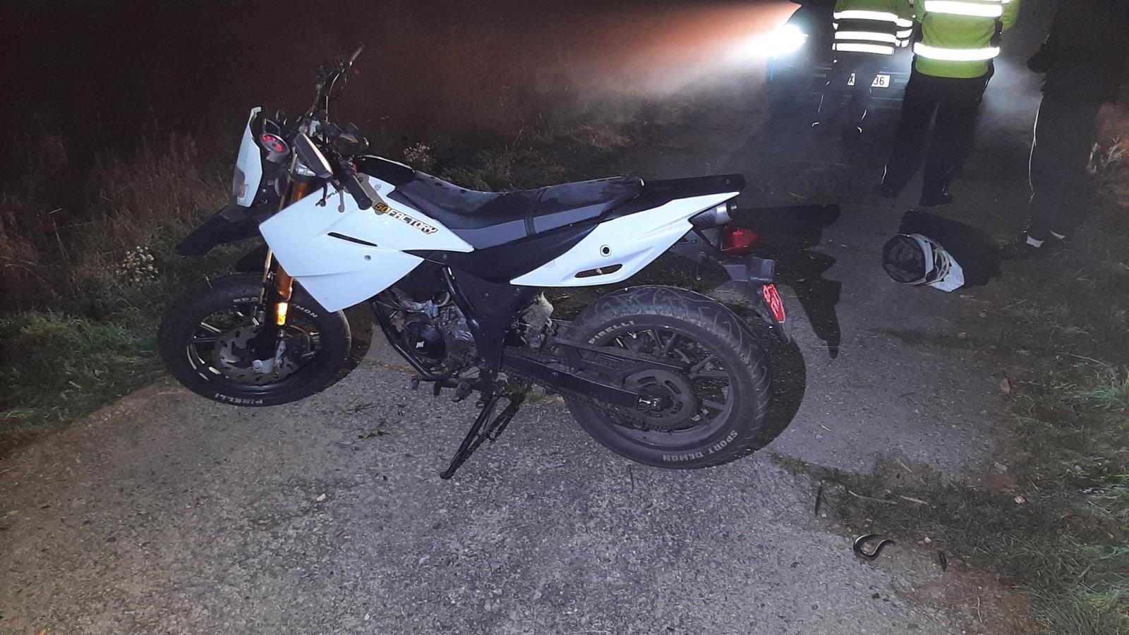 moto v noci 01.jpg