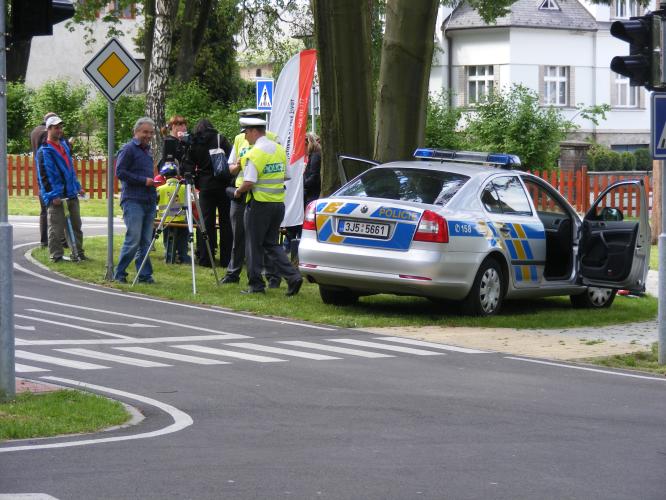 nechyběli ani policisté.jpg