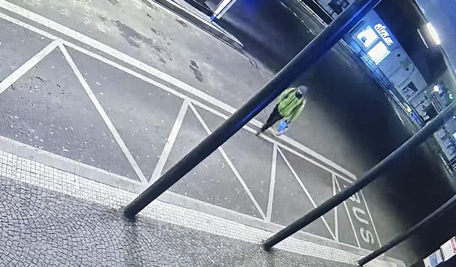 neznámé osoby na autobus. nádraží Benešov