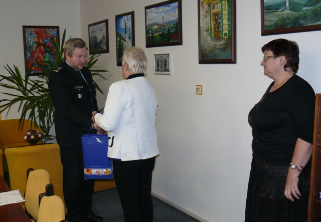 předání navigací paní místostarostkou Mgr. Renatou Ramazanovou