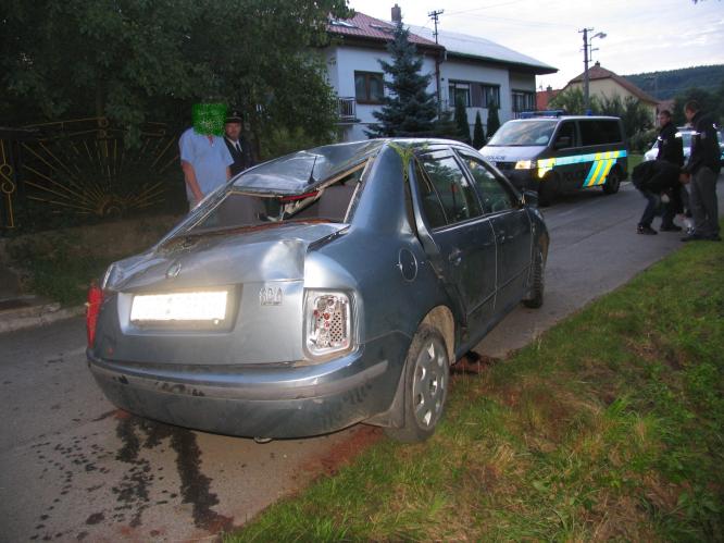 poškozené auto