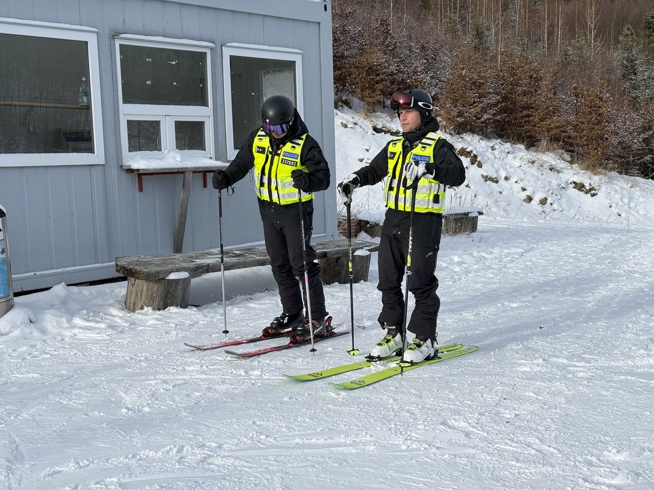 policejní lyžaři