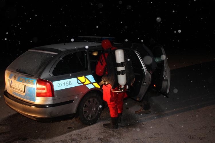 policejní potápěči.jpg