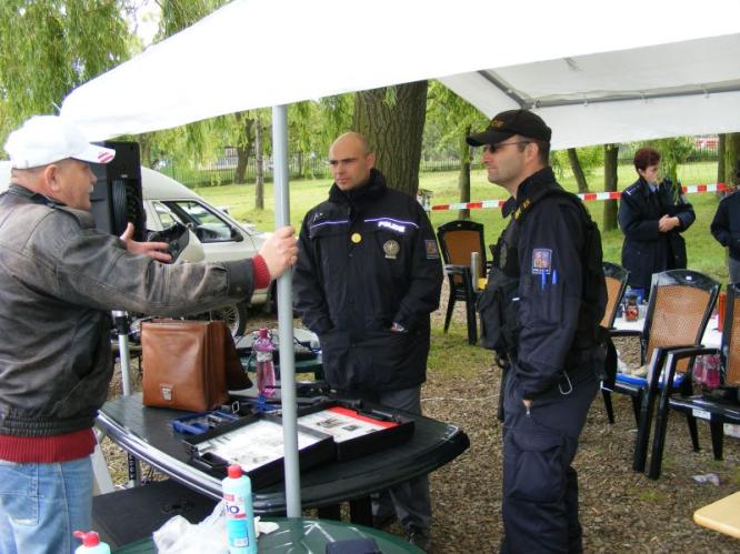 policejní stánek.jpg