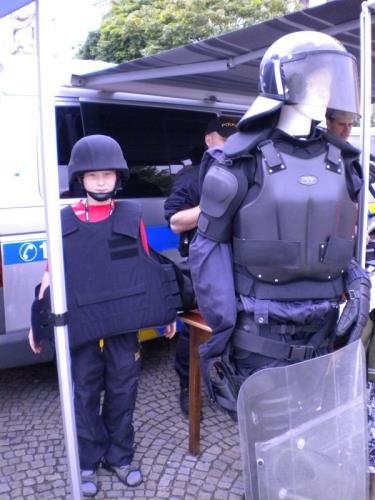 policejní výstroj.jpg