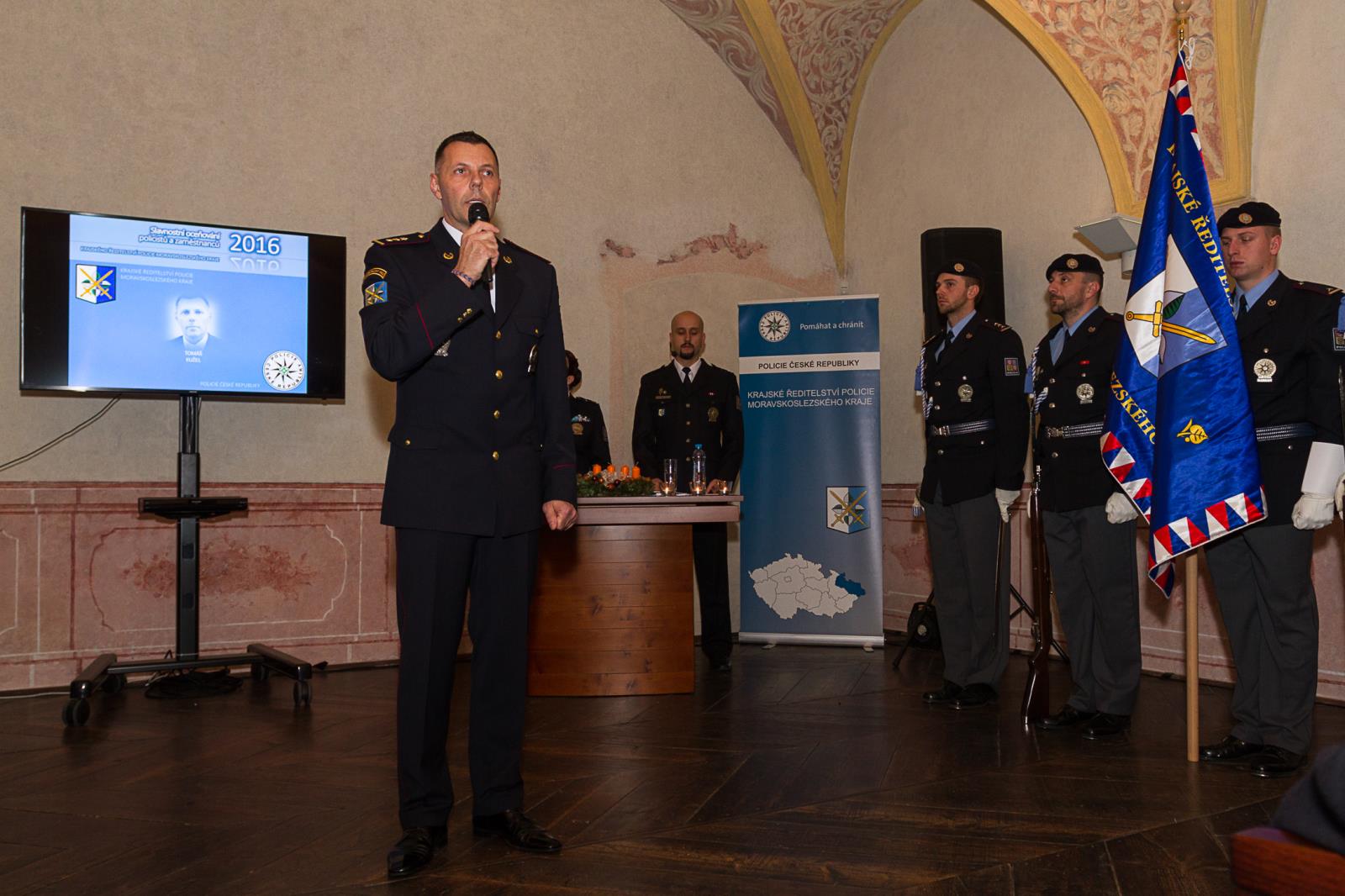 policista roku1.jpg