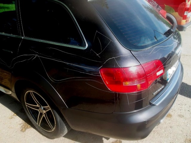 poničené auto