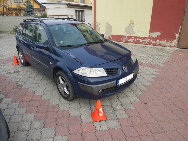 poškozené auto v Holešově