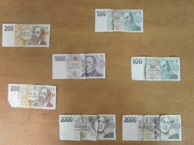 poškozené bankovky