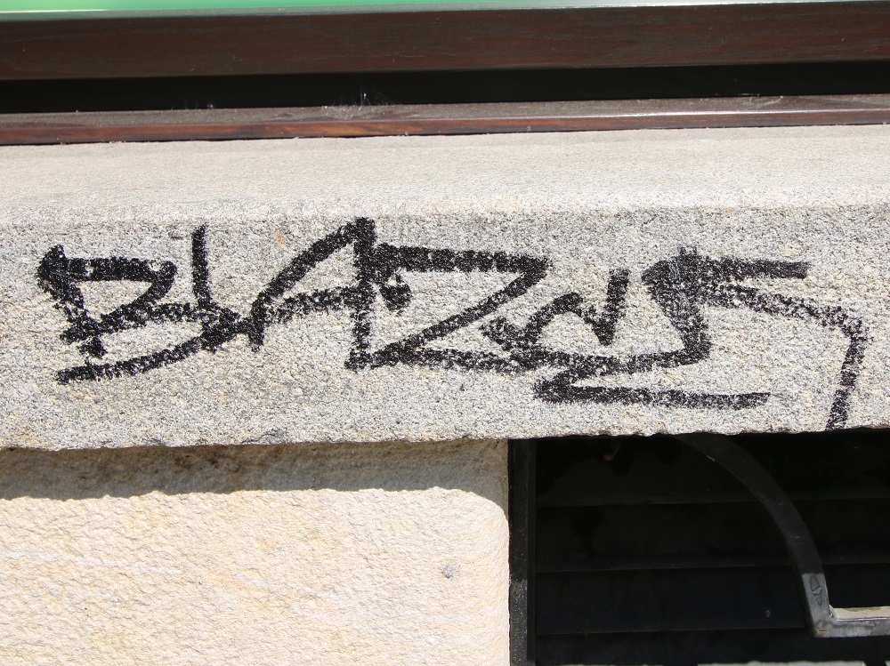 poškození cizí věci - Eliščino nábřeží