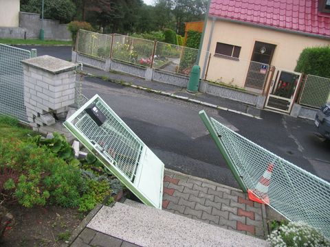 poškození pomníčku 4
