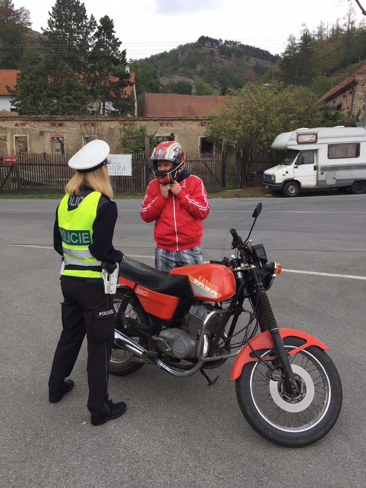 reflexní šle motocyklistům