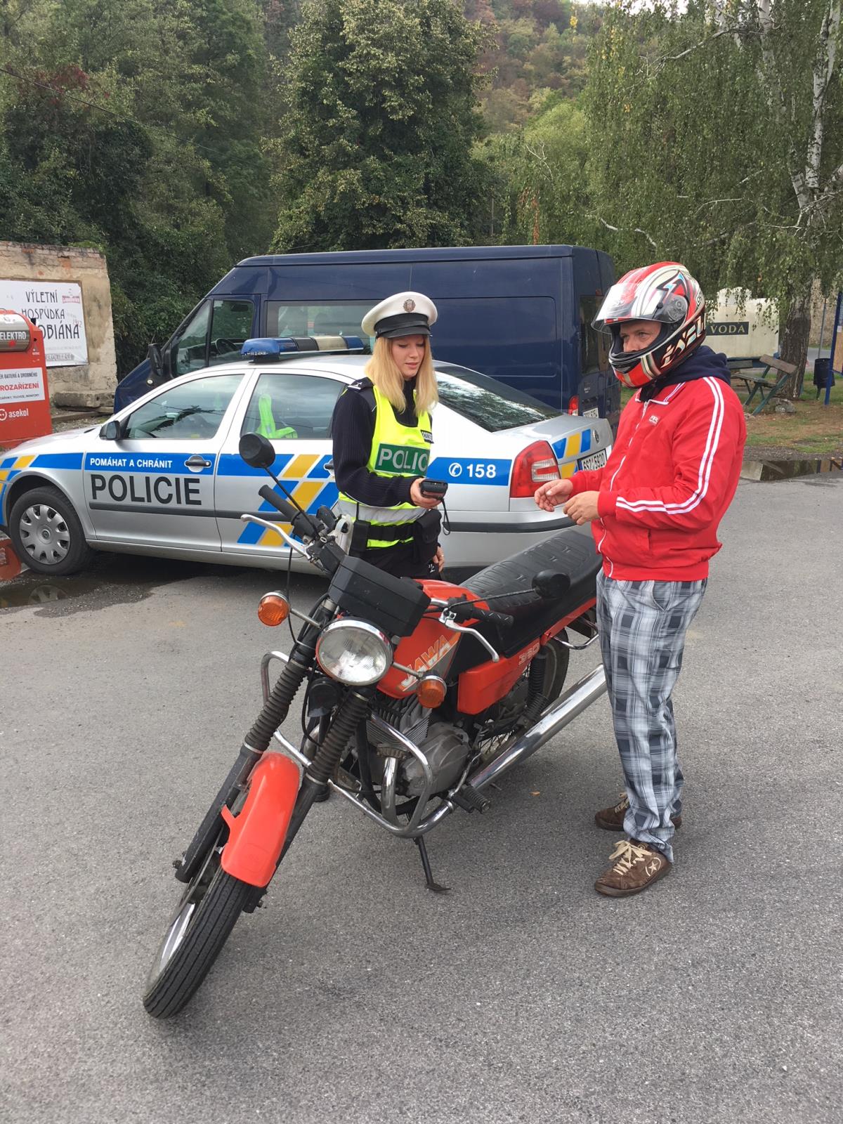 reflexní šle motocyklistům