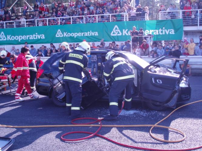 simulovaná autonehoda 